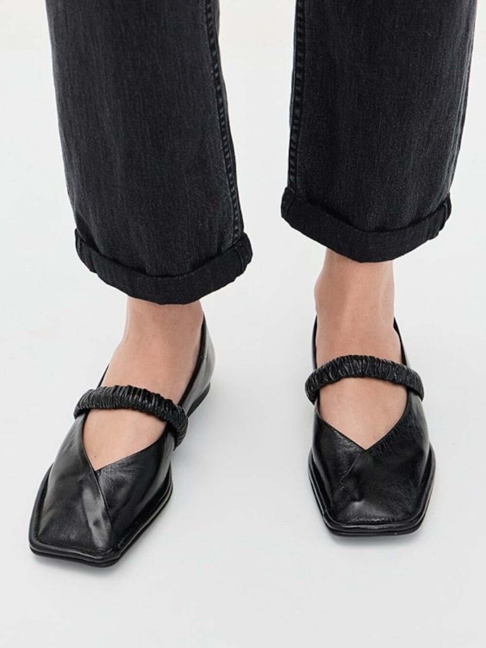 ALOHAS  Lautan Square Toe Mary Jane Flat